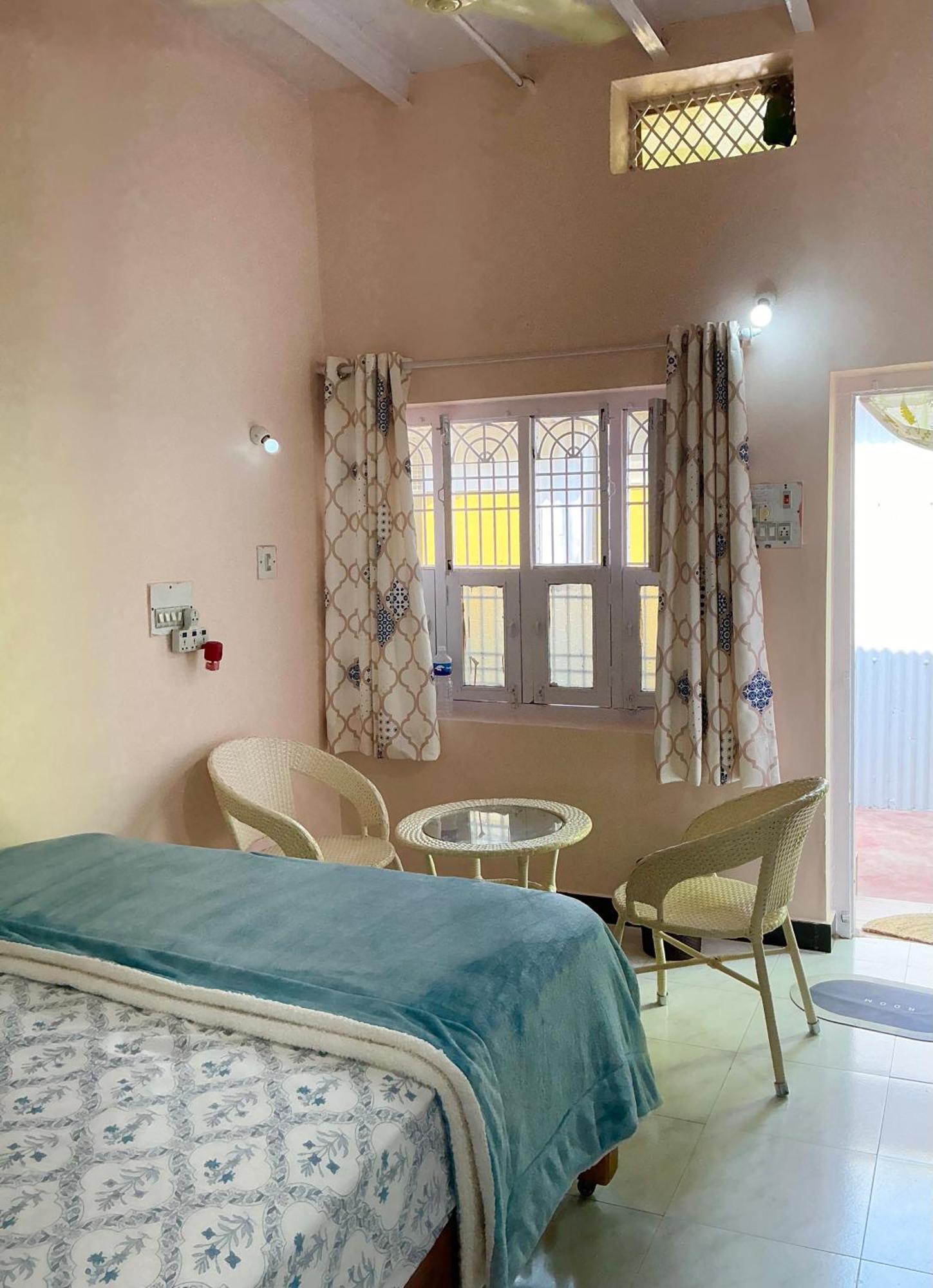 האמפי Kalyan Guesthouse מראה חיצוני תמונה